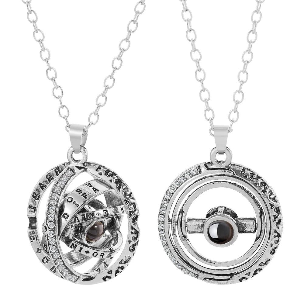 Collier projection « Je t'aime » SAYELLA en 100 langues – Un cadeau romantique et intemporel