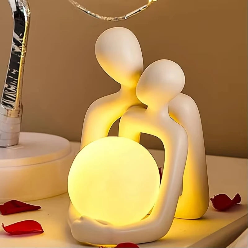 Couple Sculpture Contemporaine en Résine d'Inspiration Romantique 