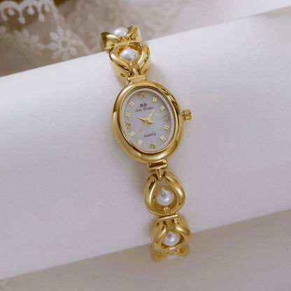 Montre bracelet en perles LUMÉA avec une touche dorée