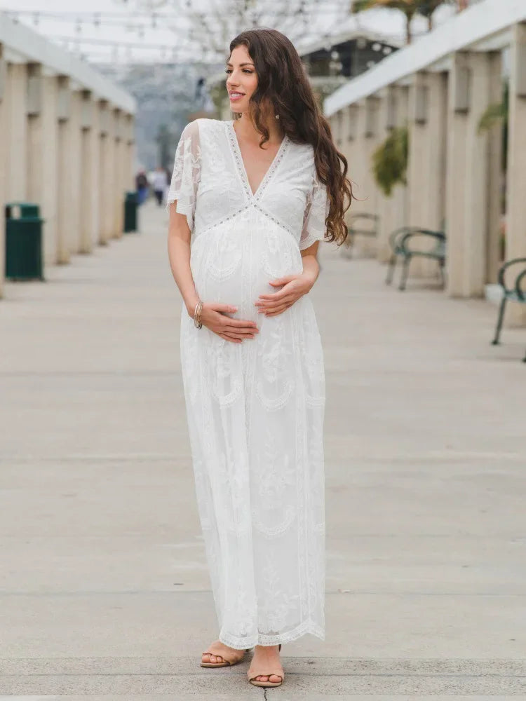 Robe de maternité longue en dentelle florale et mousseline – Col en V